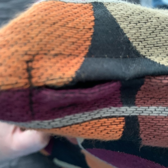 Two 20x20 Throw pillow covers, Geometric print. (Pillows not included) - Picture 7 of 7